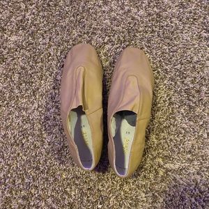 Size 10 block tan jazz shoe